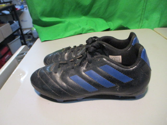 Load image into Gallery viewer, Used Adidas Size 2.5 Soccer Cleats
