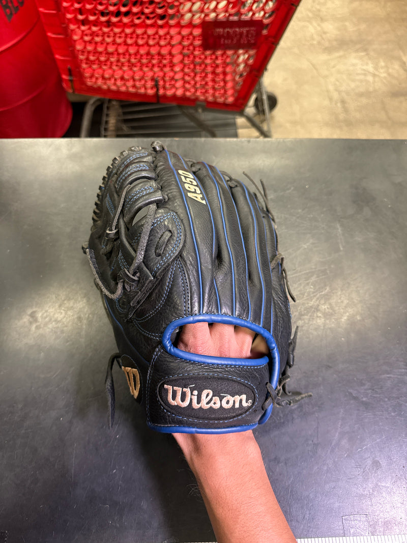 Load image into Gallery viewer, Used Wilson A950 LHT 12.5" Baseball Glove
