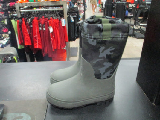Used Cat & Jack Size 1 Winter Boots