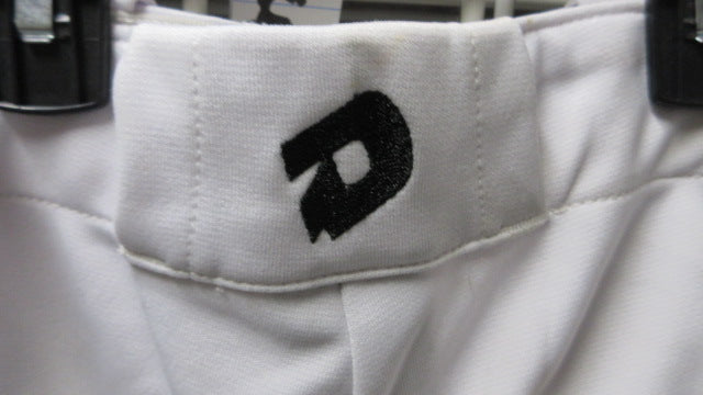 Load image into Gallery viewer, Used Demarin White Knicker Baseball Pants Size Youth XL

