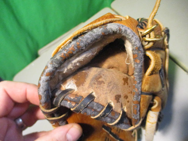 Load image into Gallery viewer, Used Nike Diamond Ready 12.5&quot; KDR1258 RHT Glove
