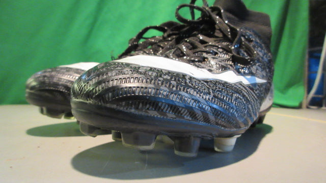 Load image into Gallery viewer, Used FG Youth 5Y Soccer Cleats
