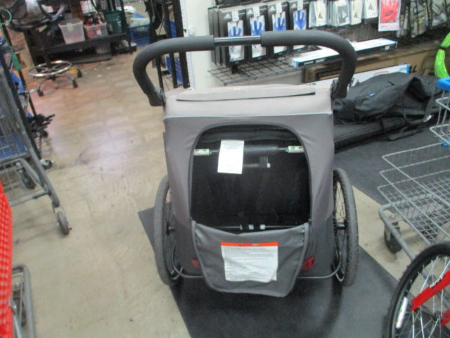 Load image into Gallery viewer, Used Delta Children Jeep Everest 2-in-1 Child Bike Trailer and Stroller
