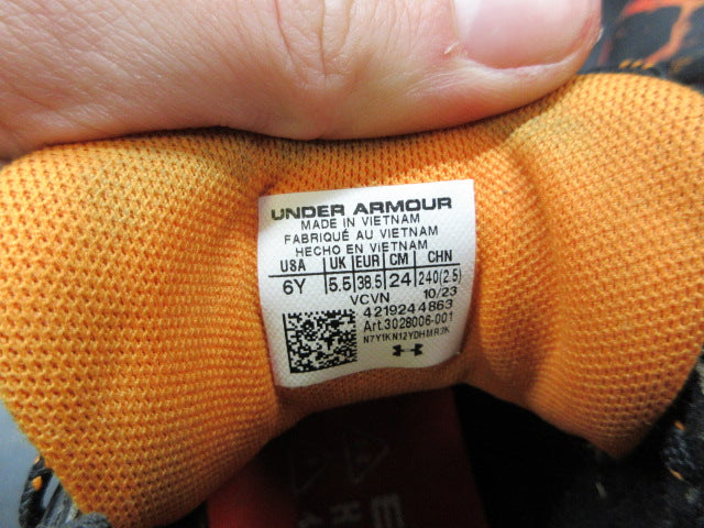 Load image into Gallery viewer, Used Under Armour Men's Blur Smoke 2.0 MC Football Cleats - Size Youth 6
