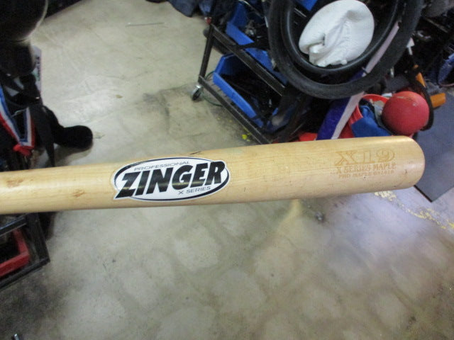 Load image into Gallery viewer, Used Zinger X19 X Series Maple bat 31&quot; 27 Oz
