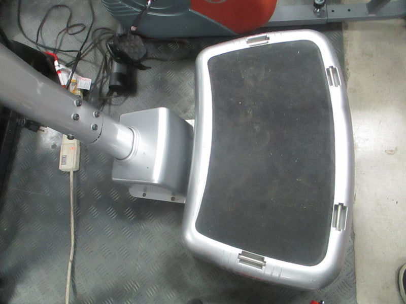 Load image into Gallery viewer, Used Power Plate Personal Fitness Vibration Plate - 2008 Model
