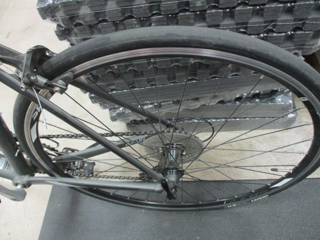 Load image into Gallery viewer, Used Giant Contend 26&quot; 16 Speed Road Bike
