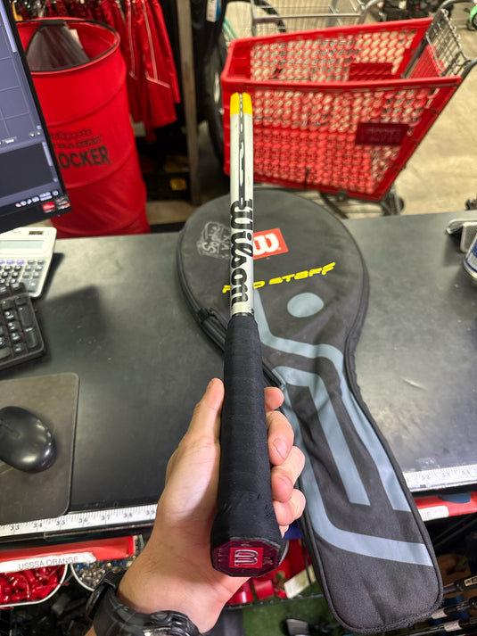 Used Wilson Pro Staff Blitz Hyper Carbon 27"