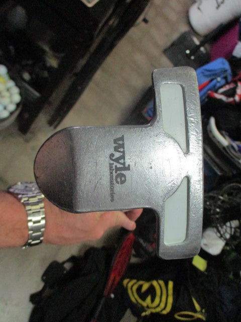 Load image into Gallery viewer, Used Wyle Labratories 2 Ball RH 35" Putter

