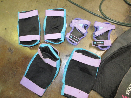 Used Skatewiz Skating Set - Knee Pads, Elbow Pads, Wrist Guards - Size Med/Lg