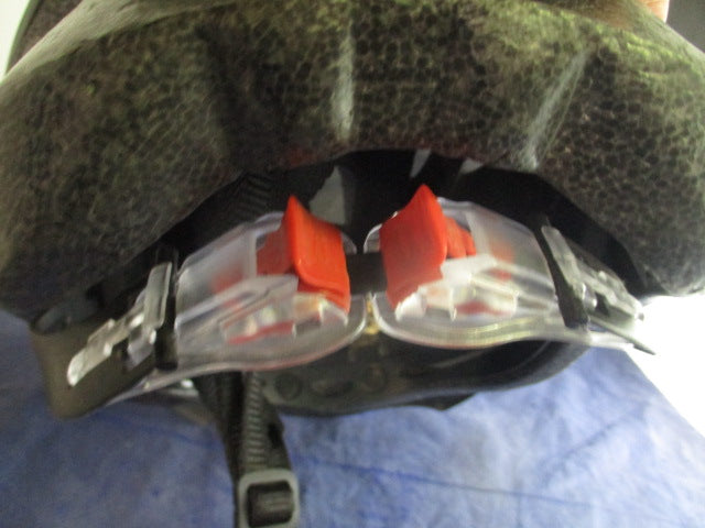 Load image into Gallery viewer, Used Bicycle Helmet Size Medium (52-58cm)
