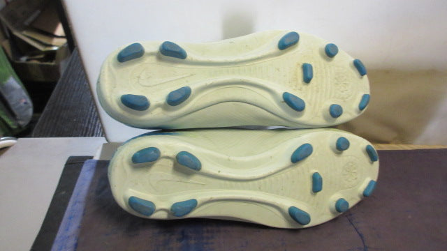 Load image into Gallery viewer, Used Nike Mercurial Soccer Cleats Youth Size 4.5 - small wear
