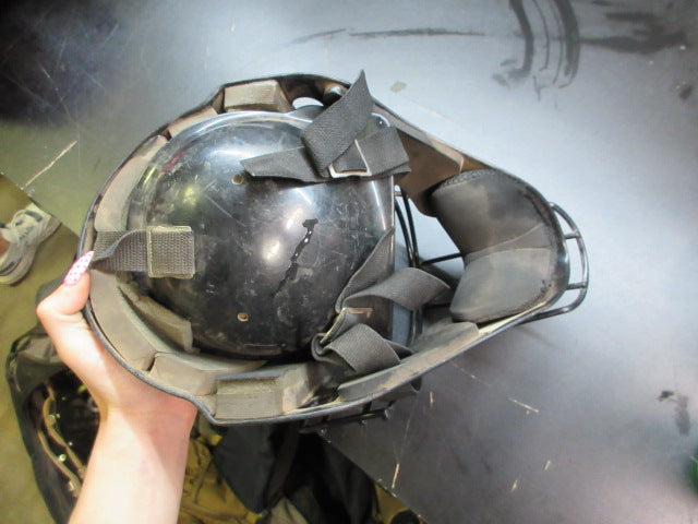 Load image into Gallery viewer, Used All-Star Catchers Helmet - 9/12
