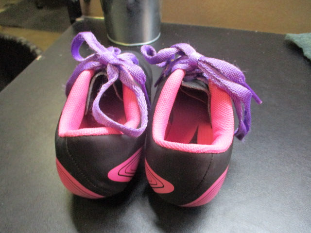 Load image into Gallery viewer, Diadora Soccer Cleats Youth Size 9.5
