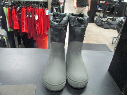 Used Cat & Jack Size 1 Winter Boots