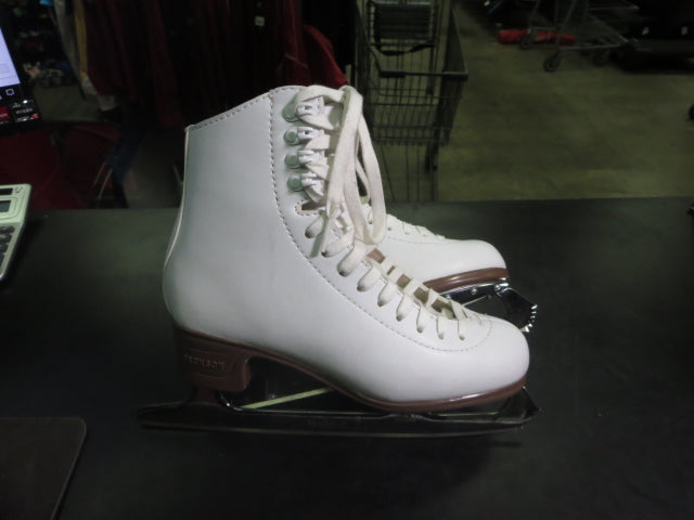 Load image into Gallery viewer, Used Jackson Mystique typ1490 Figure Skates with a Mk 2 Blade Size 6c
