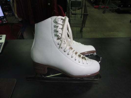 Used Jackson Mystique typ1490 Figure Skates with a Mk 2 Blade Size 6c