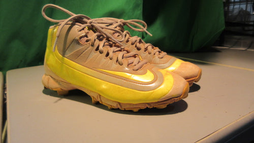 Used Nike Youth Huarache 4Y Football Cleats