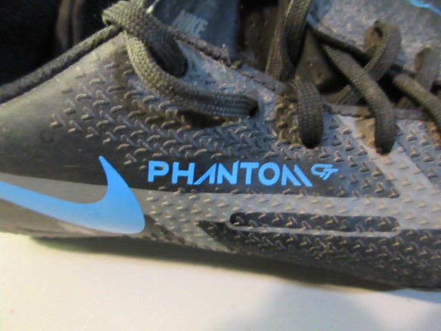 Load image into Gallery viewer, Used Nike Phantom Youth Size 5 Soccer Cleats
