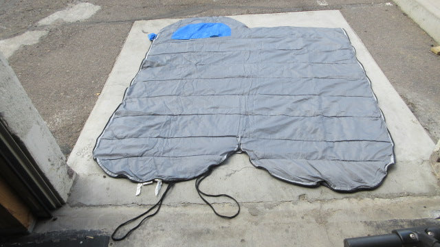 Load image into Gallery viewer, Used Embark 30 Deg Sleeping Bag - rip in bag
