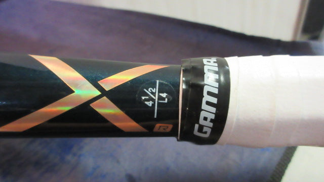 Load image into Gallery viewer, Used Wilson BLX Tempest.Four 27&quot; Tennis racquet - slight wear

