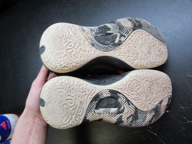 Load image into Gallery viewer, Used Under Armour Lockdown 6 Basketball Shoes - Size Youth 4

