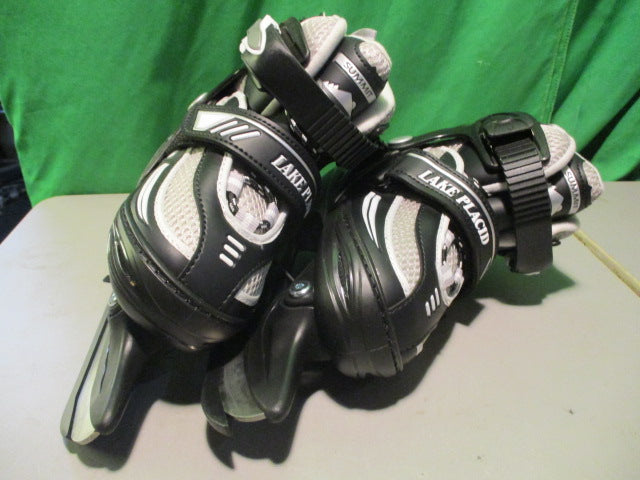 Load image into Gallery viewer, ICE SKATES
