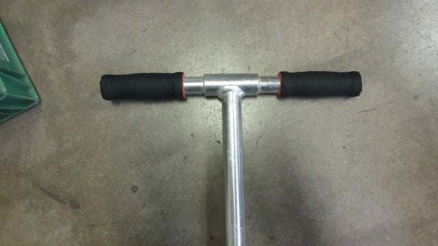 Load image into Gallery viewer, Used Razor Foldable Kids Scooter
