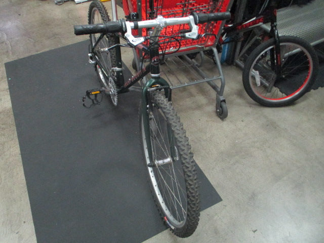 Load image into Gallery viewer, Used Rocky Mountain Whistler 26" 21 Speed Mountain Bike
