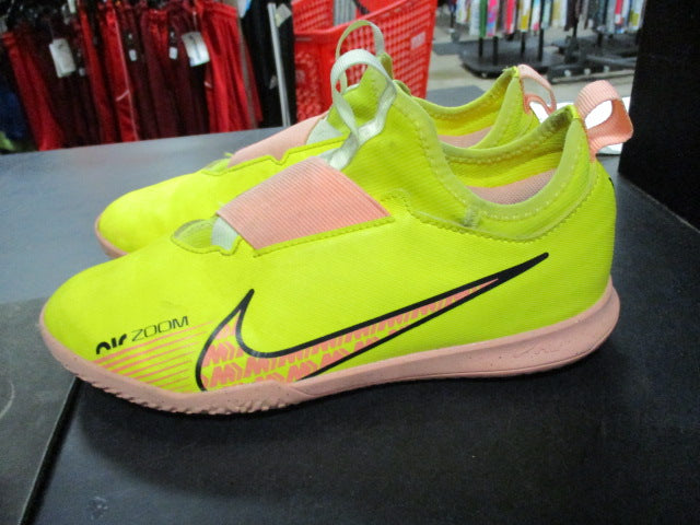 Load image into Gallery viewer, Used Nike Air Zoom Size Youth 5 Indoor Soccer Shoes
