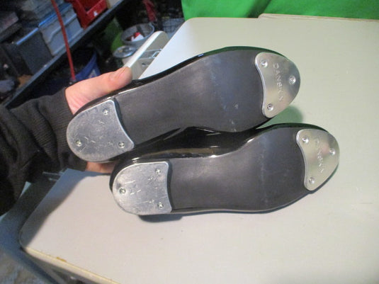 Used Danskin Size 1 Girls Tap Shoes