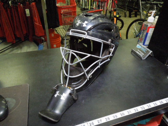 Used Under Armour Youth Victory Series UAHG2YVS Catchers Mask with Throat Guard