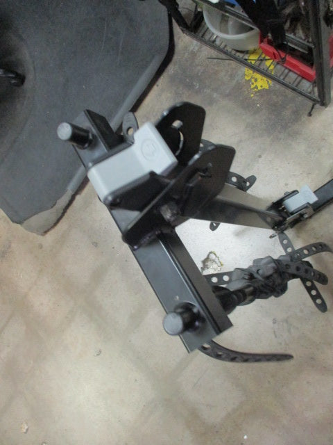 Load image into Gallery viewer, Used Thule 4 Bike Hitch Rack
