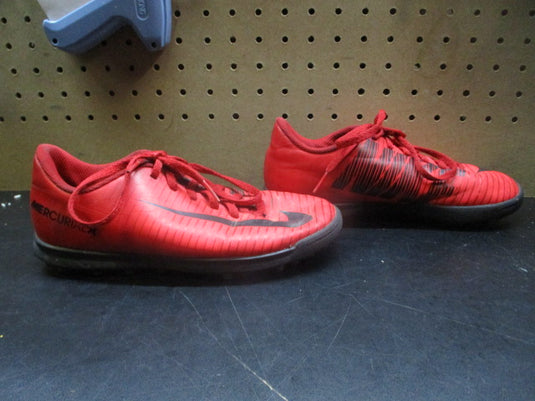 Used Nike Mercurial Vapor 11 Indoor Soccer Cleats - Size Youth 3.5