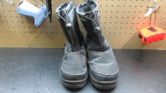 Used WFS Winter Snow Boots - Size 6