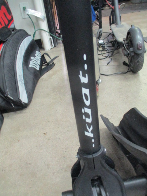 Load image into Gallery viewer, Used Kuat Transfer V2 3 Bicycle Rack
