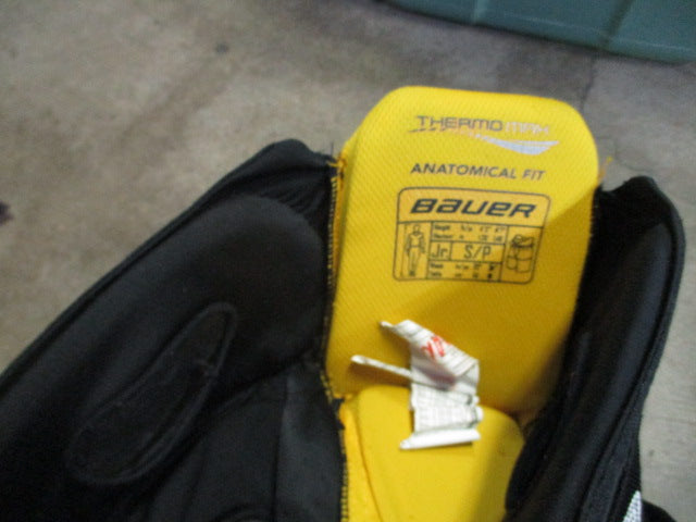Load image into Gallery viewer, Used Bauer Supreme 190 Hockey Breezers Size Youth Small
