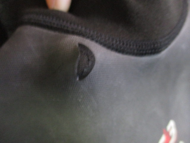 Load image into Gallery viewer, Used Body Glove Pro 3 Shorty Wetsuit Size Junior 10 (Small hole Near Collar)

