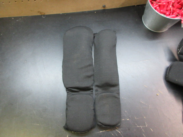 Load image into Gallery viewer, Used Martial Arts Cloth Shin Guards - Size Medium
