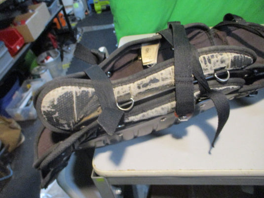 Used Rawlings 16DCW Youth 12-16 Catchers Shin Guards (Has Wear)