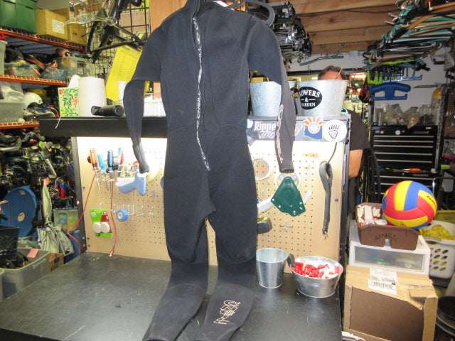 Load image into Gallery viewer, Used O'Neill Wetsuit - Size 6

