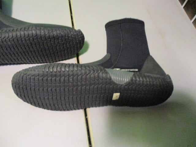 Load image into Gallery viewer, Used Scuba Supreme Size 10 Neoprene DIVE BOOTS
