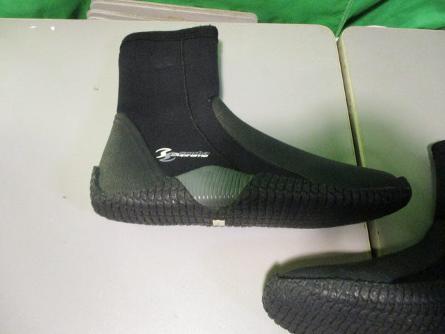 Load image into Gallery viewer, Used Scuba Supreme Size 10 Neoprene DIVE BOOTS
