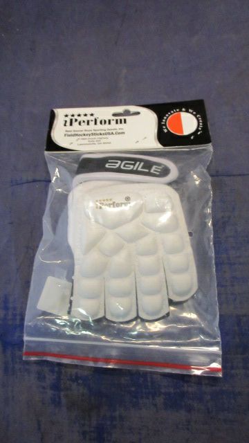 Used iPerform Field Hockey Glove Adult Size Small - Like New