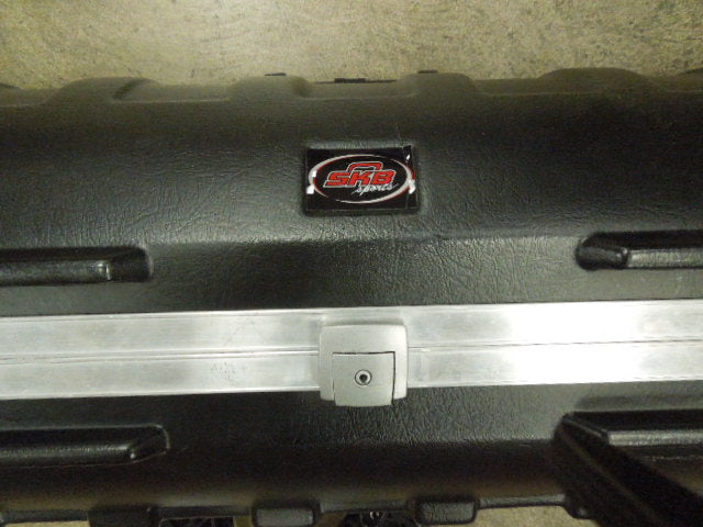 Load image into Gallery viewer, Used SKB Cases ATA Golf Hard Shell Travel Case No Key
