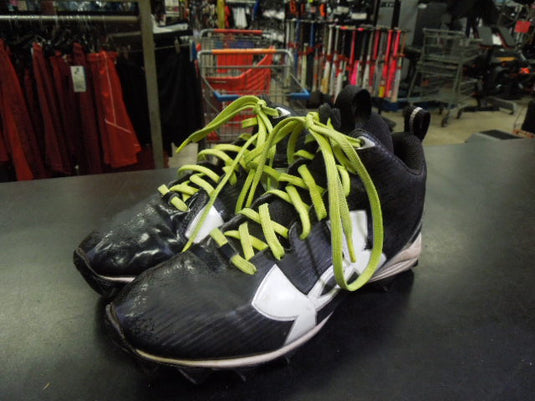 Used Under Armour Men's Crusher RM Football Cleats Size 3.5 (Front Is Splitting)