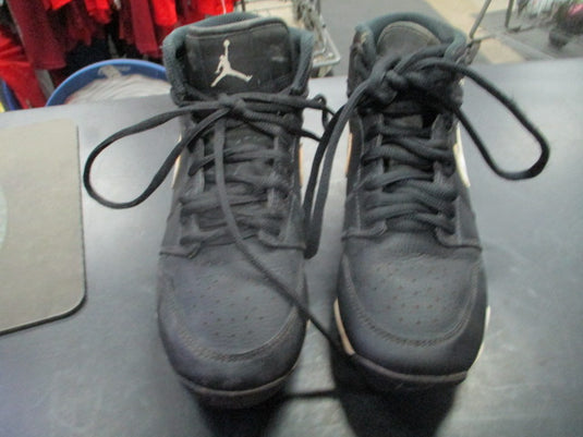 Used Nike Air Jordan Black/White Cleats Size 4.5