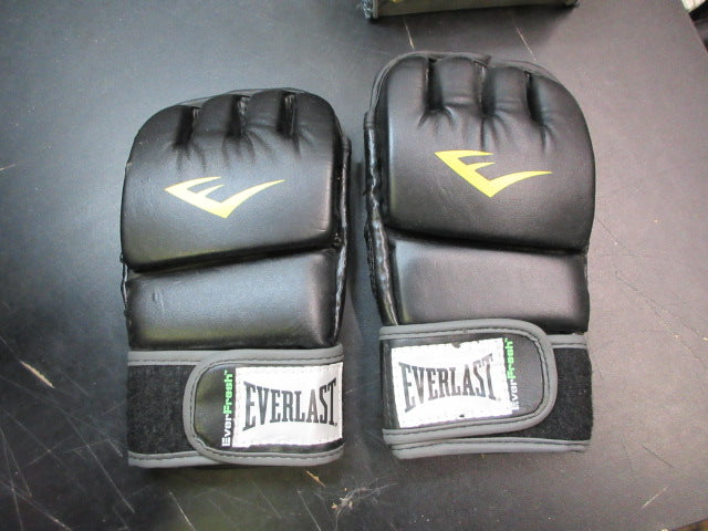 Load image into Gallery viewer, Used Everlast Wrist Wrap Heavy Bag Gloves - Size Small
