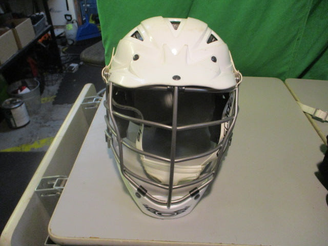 Load image into Gallery viewer, Used Cascade CPV-R Size Small/Medium Lacrosse Helmet
