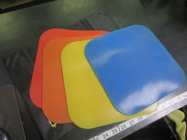 Load image into Gallery viewer, Used SKLZ Throw Down Training Court Markers Set of 4 with Carry Bag

